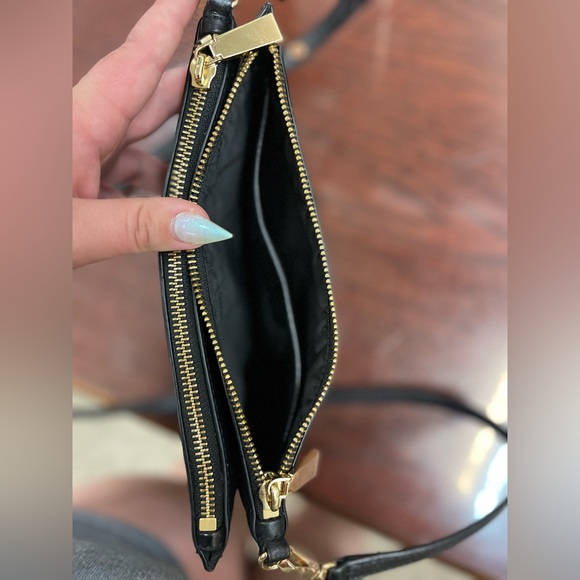 Michael Kors cross body - Picture 6 of 12